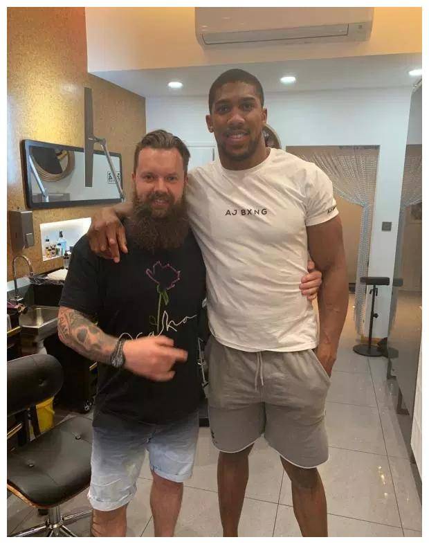 雄狮连强力取胜,拿下西部第一宝座的简单介绍 雄狮连强力取胜,拿下西部第一宝座的简单介绍