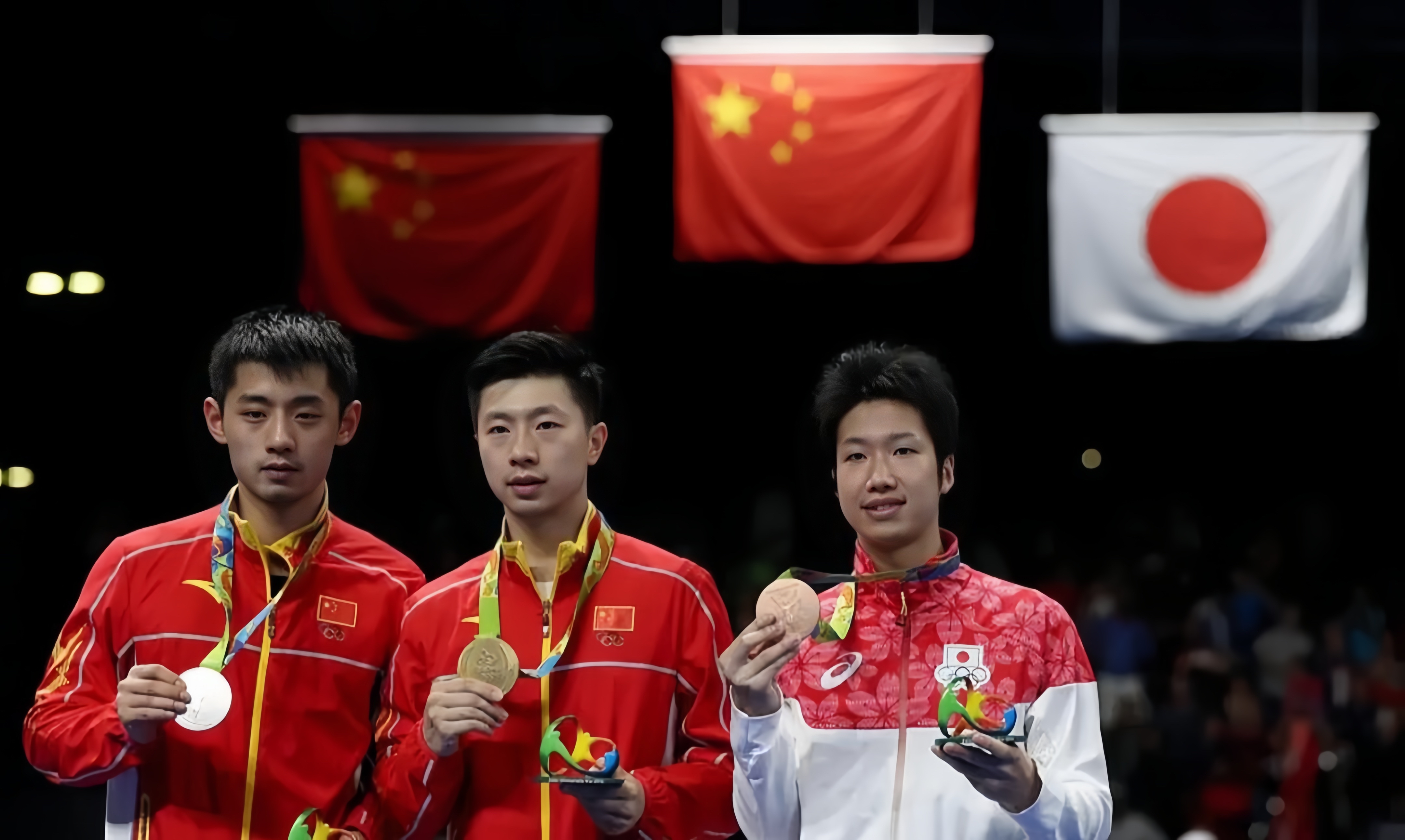 波兰队碾压日本队，樊振东扛起全队